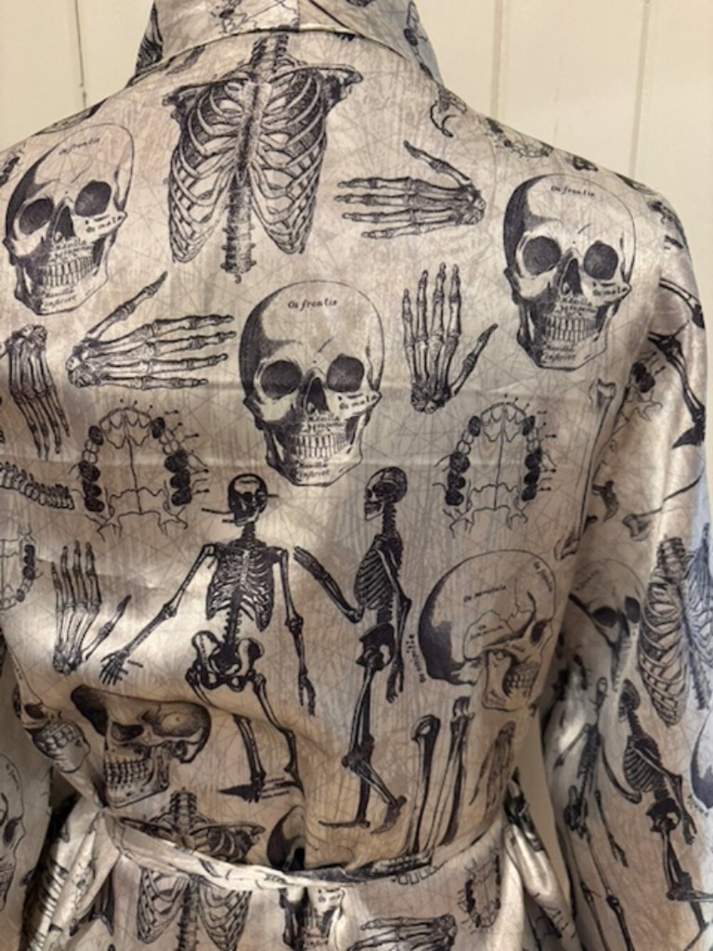 Satin Dressing Gown Bath Robe Skeleton Pattern - Picture 3 of 5